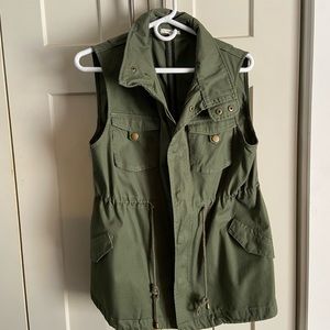 Army green vest with drawstring waist